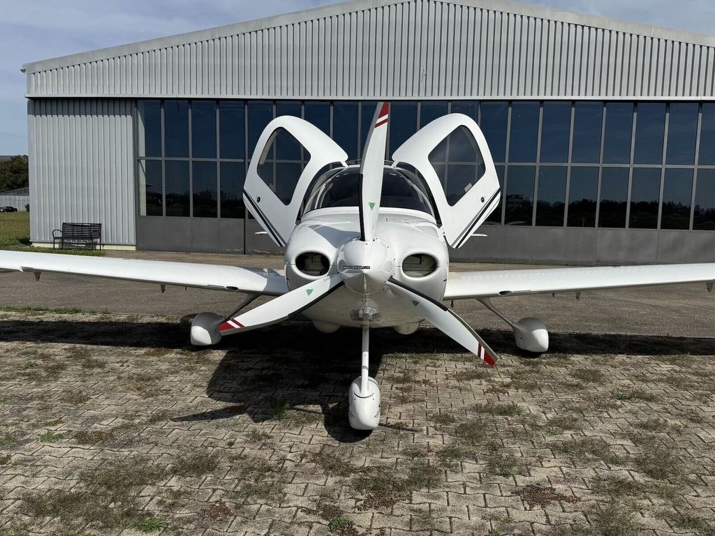 Cirrus SR20 GTS, fotografía 7 de 14