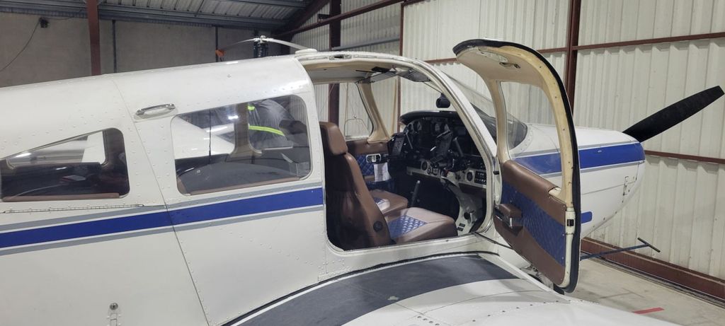 Piper PA-28 Cherokee Warrior II, Foto 2 von 3