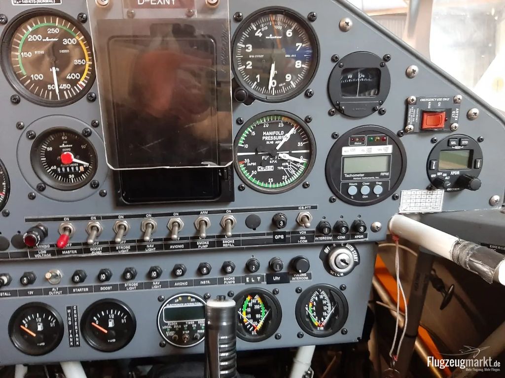 Extra Extra 330LC, fotografía 6 de 10