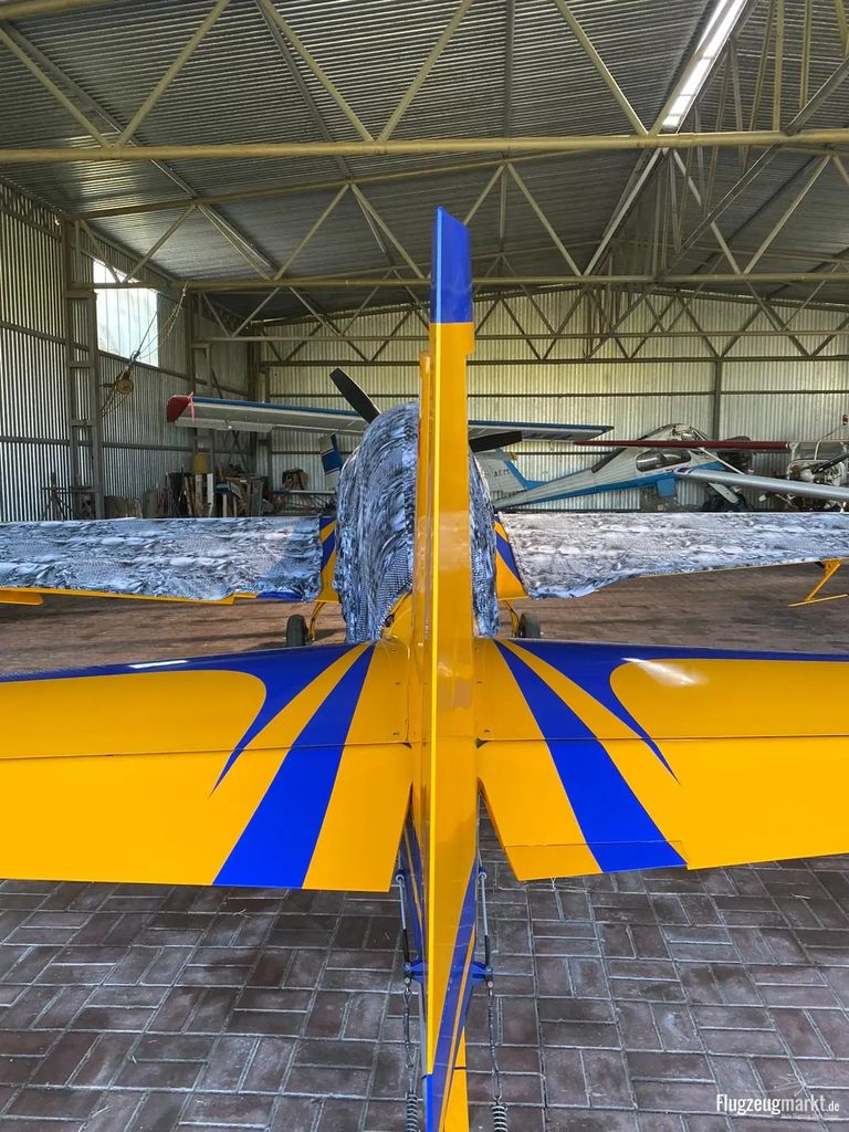 Extra Extra 330LC, fotografía 8 de 10