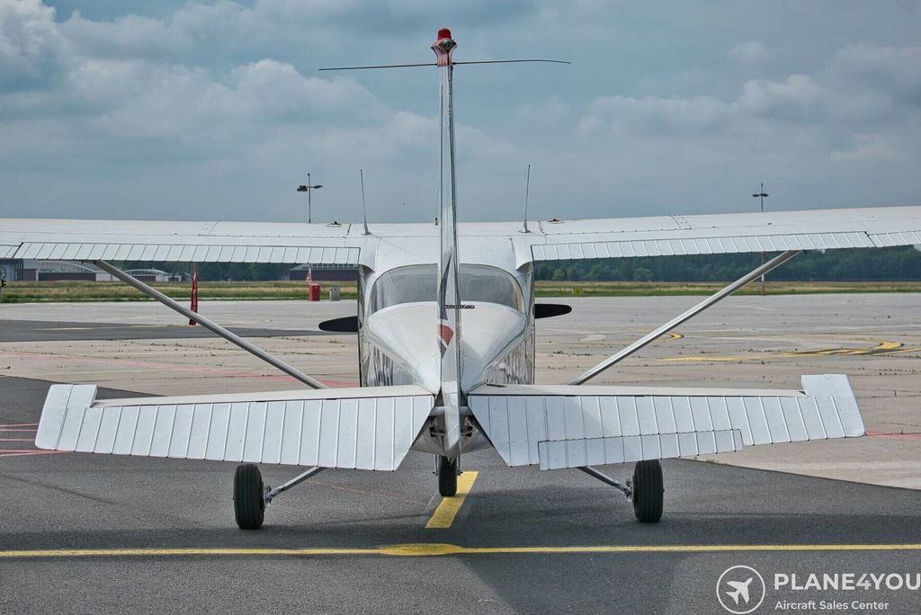 Cessna F172 Reims version, fotografía 5 de 20