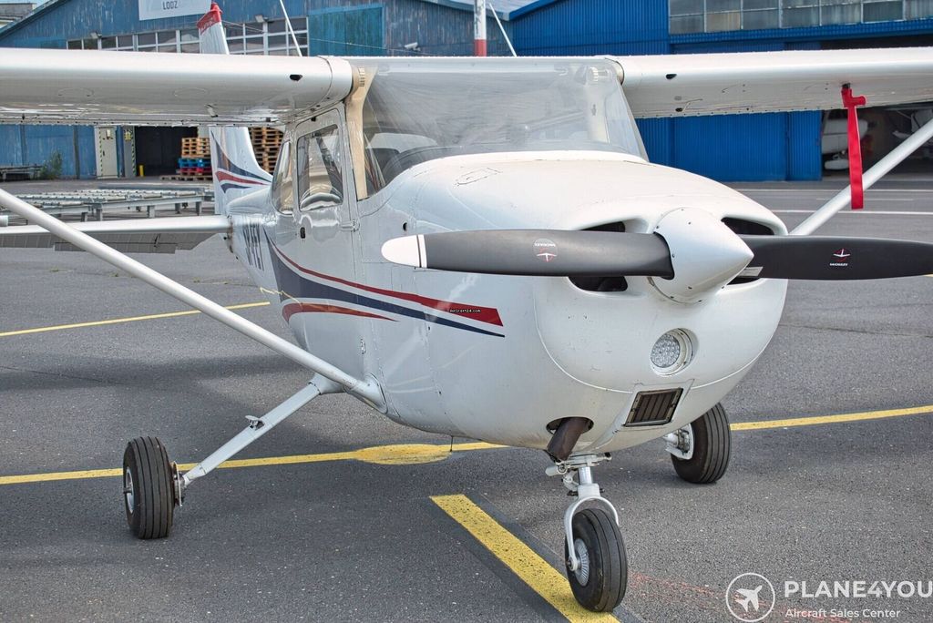 Cessna F172 Reims version, fotografía 8 de 20