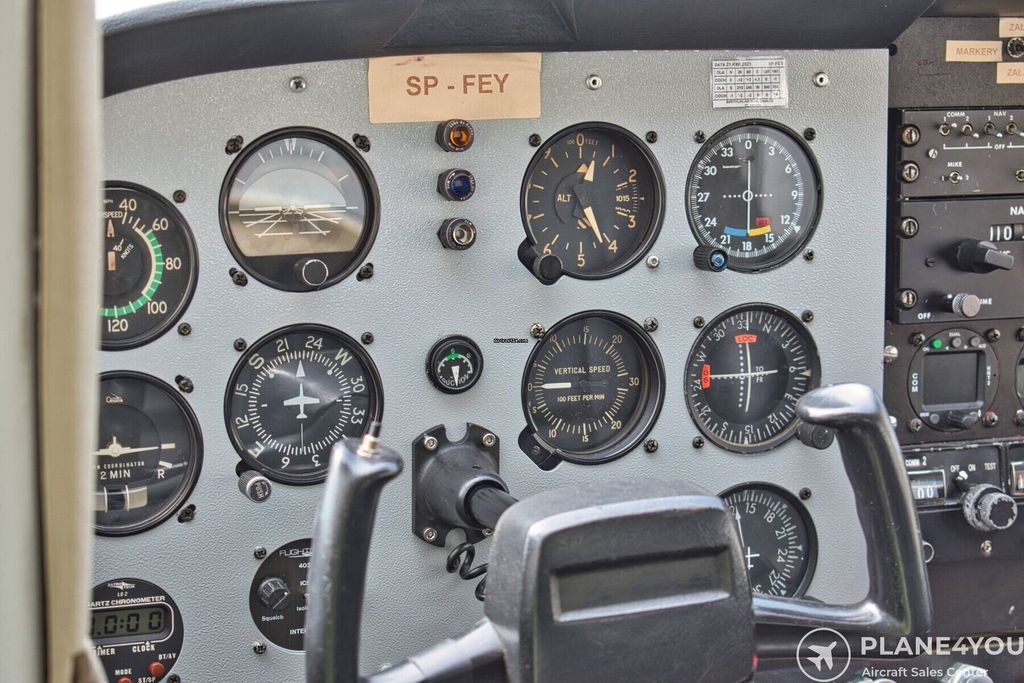 Cessna F172 Reims version, fotografía 11 de 20