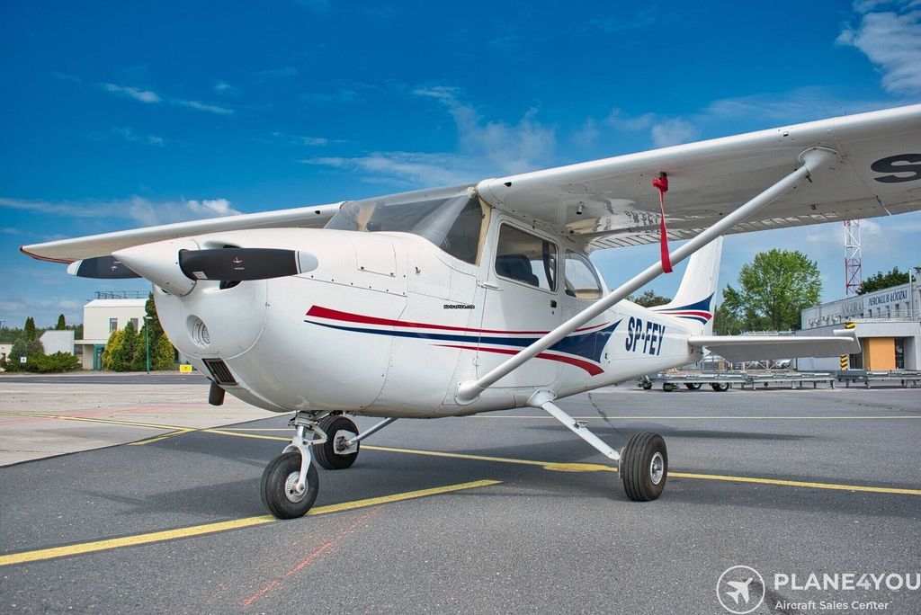 Cessna F172 Reims version, fotografía 19 de 20