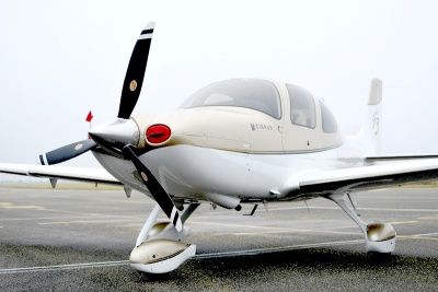 Cirrus SR22 G3 GTS, photograph 1 of 3