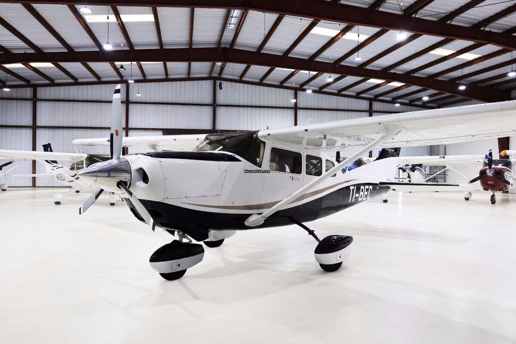 Cessna T206, fotografía 2 de 6