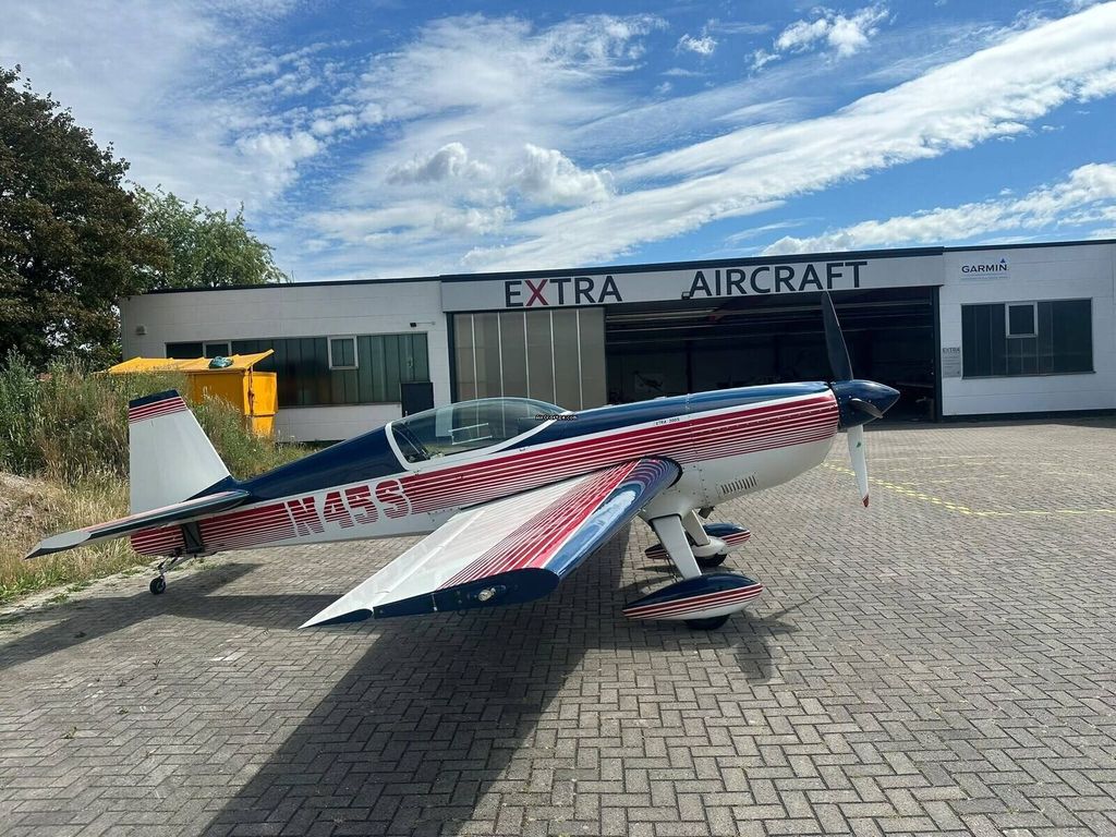 Extra 300S, Foto 2 von 9