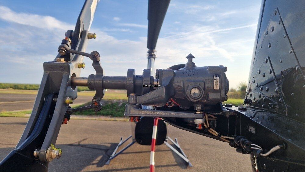 Robinson R44, fotografía 7 de 10