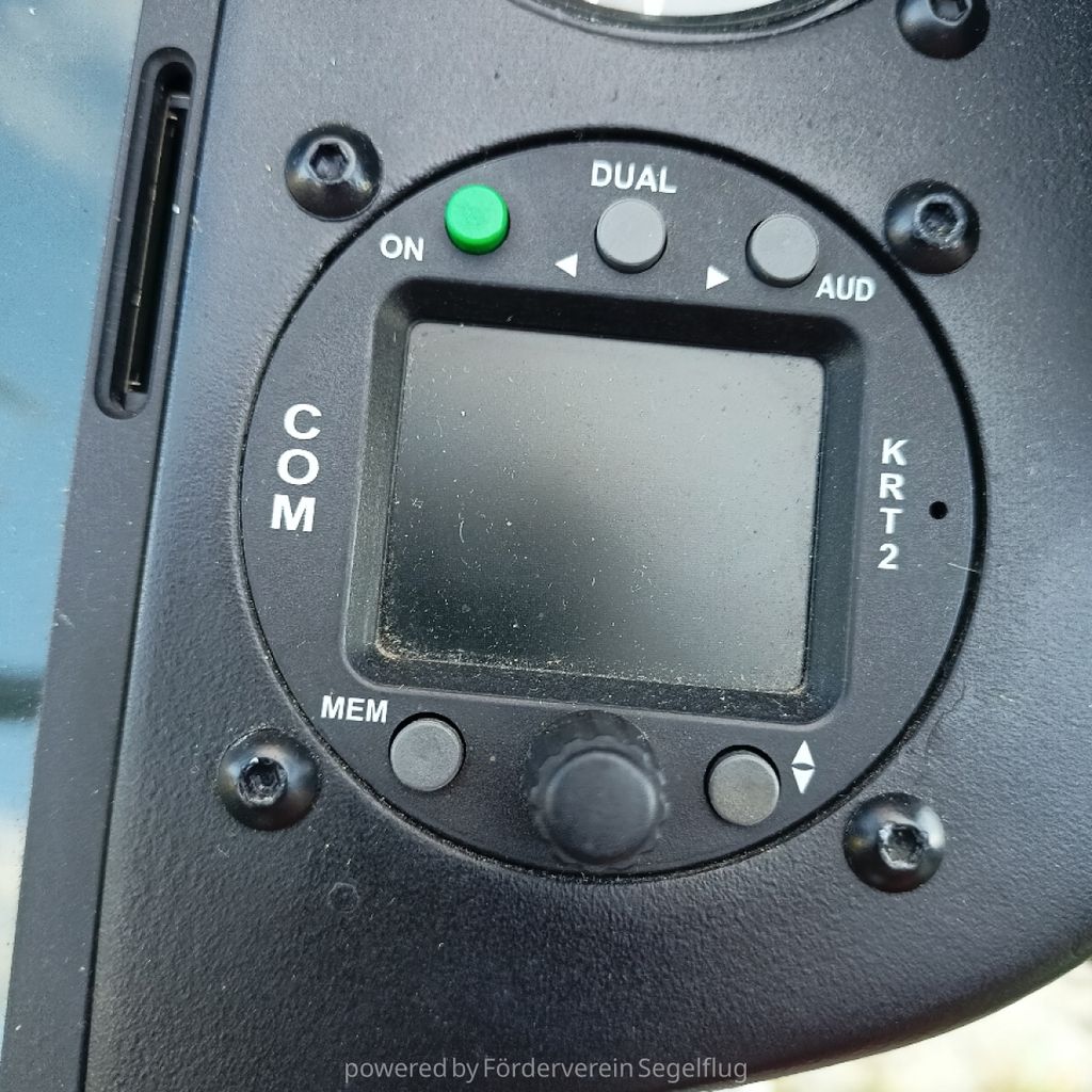Rolladen-Schneider LS8 15m, fotografía 8 de 13