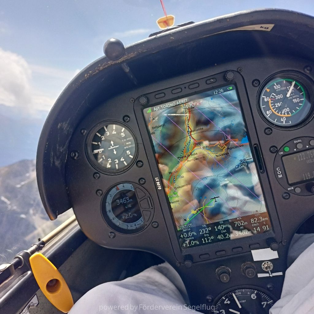 Rolladen-Schneider LS8 15m, fotografía 11 de 13