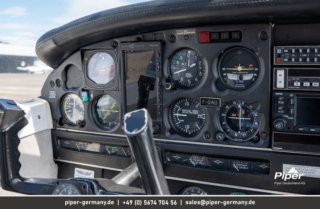 Piper PA-32, fotografía 14 de 20