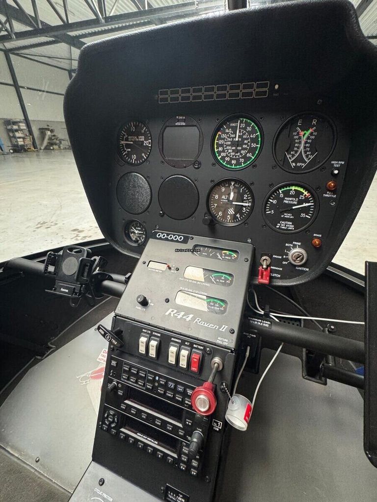 Robinson R44, fotografía 3 de 9