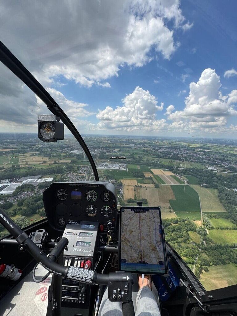 Robinson R44, fotografía 9 de 9