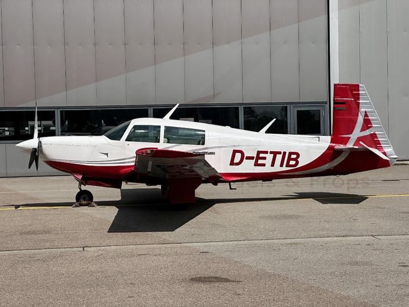 Mooney M20, fotografía 1 de 10