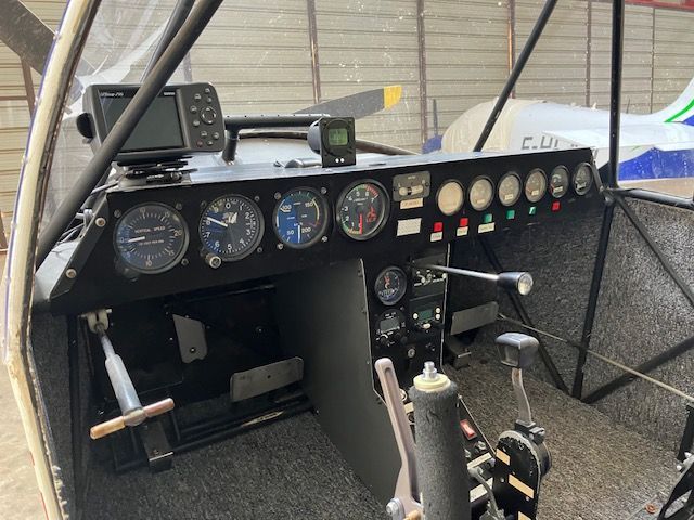 Columbia Aircraft Manufacturing Corporation 300, fotografía 3 de 3