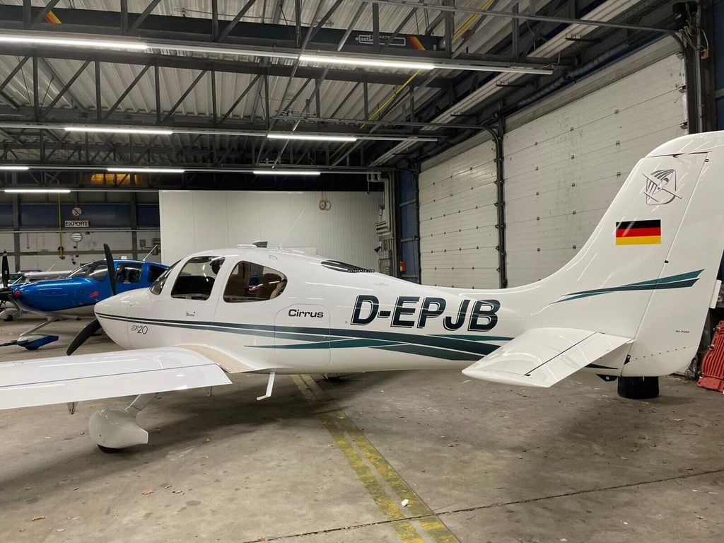 Cirrus SR20, fotografía 2 de 6