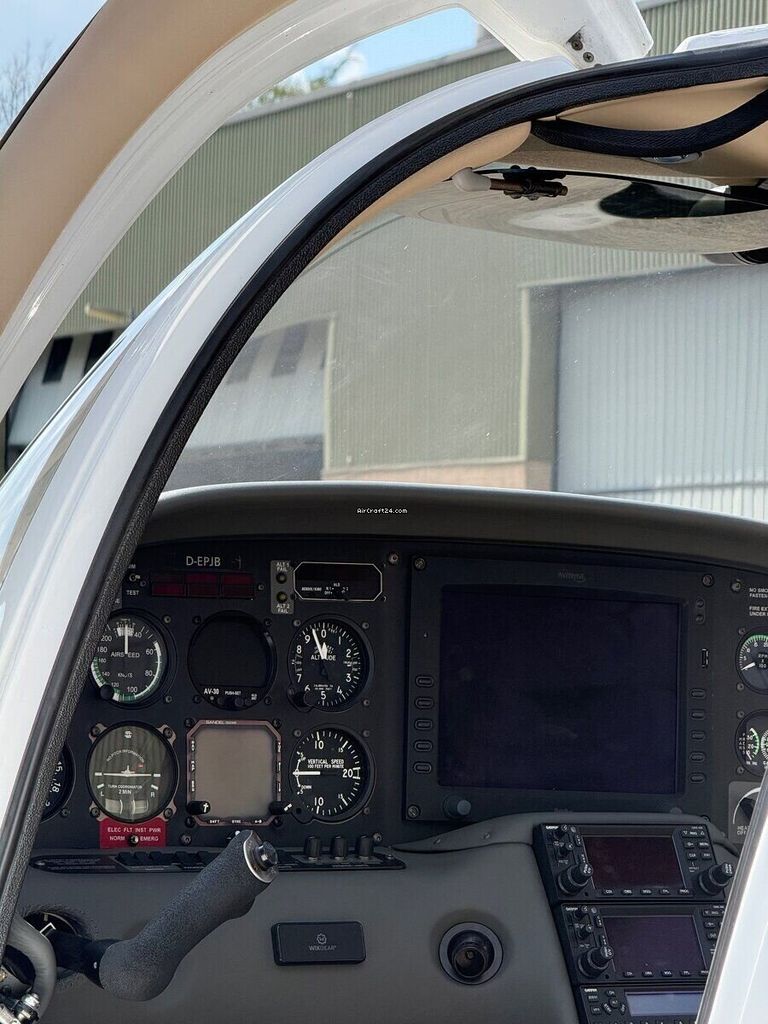 Cirrus SR20, fotografía 4 de 6