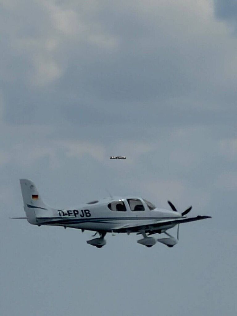Cirrus SR20, fotografía 6 de 6