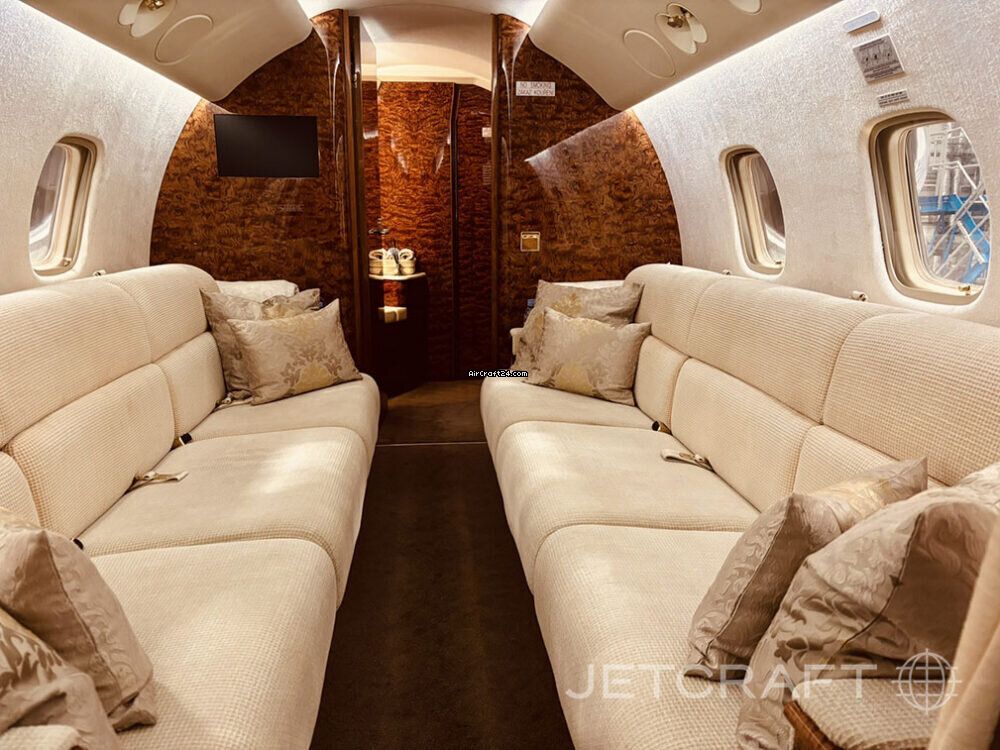 Embraer EMB-135BJ Legacy 600, fotografía 8 de 13
