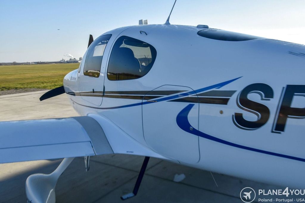 Cirrus SR22, fotografía 3 de 10