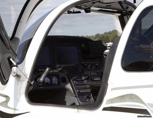 Cirrus SR22, fotografía 2 de 3
