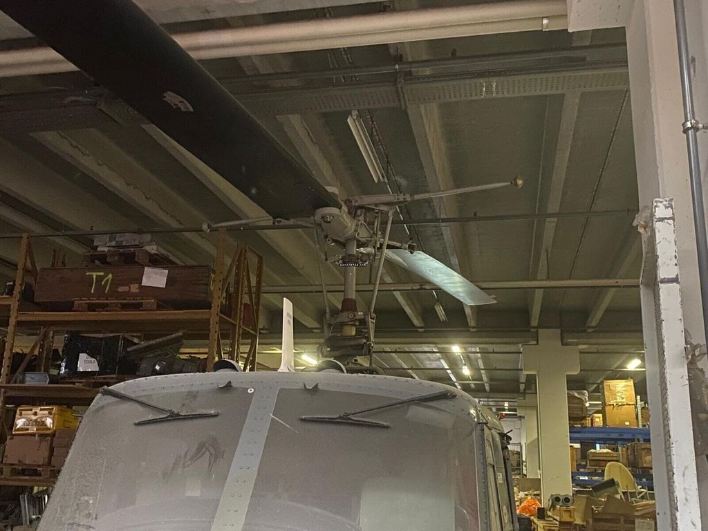 Agusta AB204B, fotografía 8 de 10