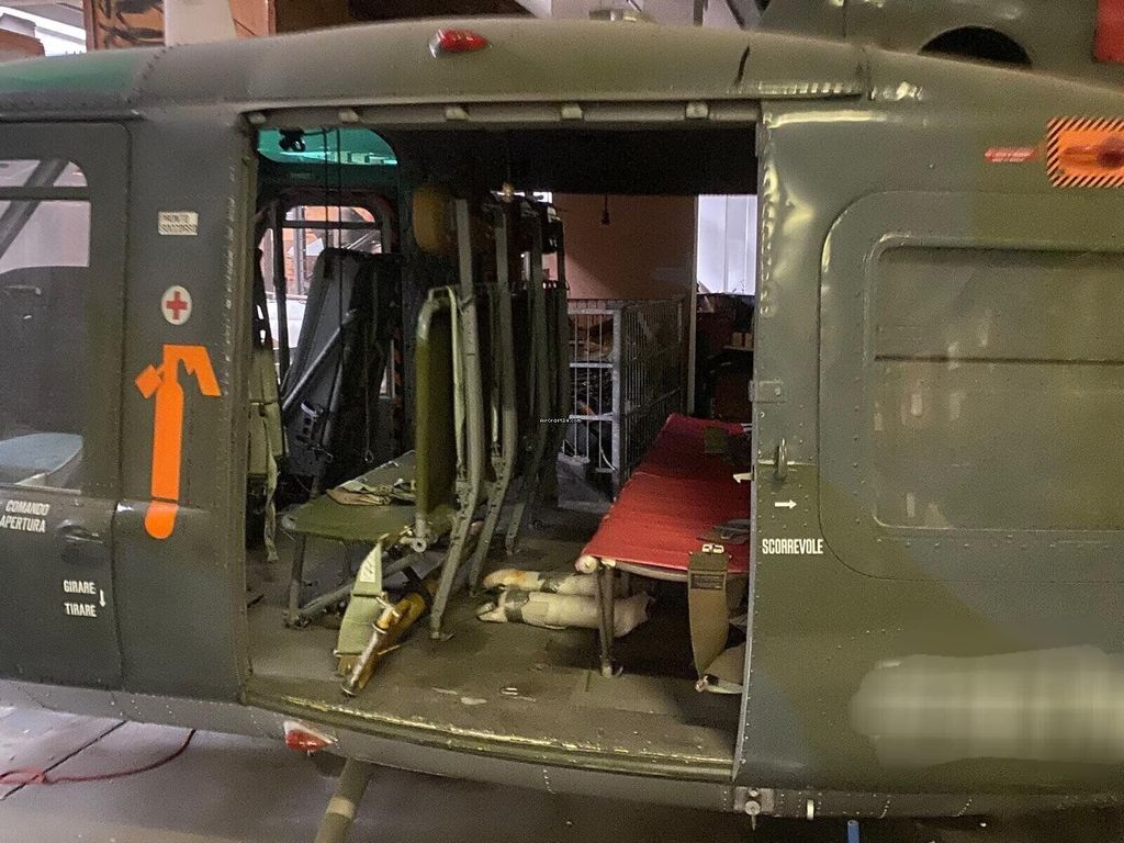 Agusta AB204B, fotografía 9 de 10