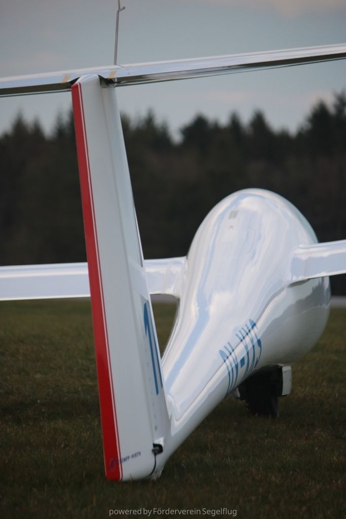 Schempp-Hirth Discus-2 18 m, fotografía 4 de 17