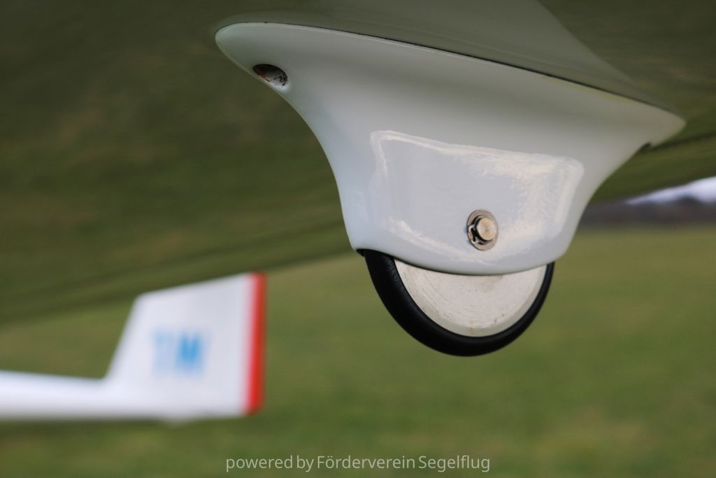 Schempp-Hirth Discus-2 18 m, fotografía 6 de 17