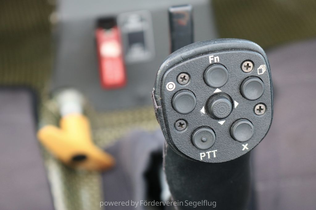 Schempp-Hirth Discus-2 18 m, fotografía 14 de 17