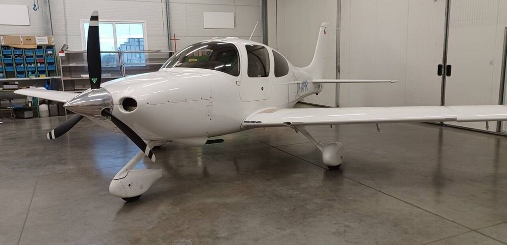 Cirrus SR20, fotografía 2 de 6