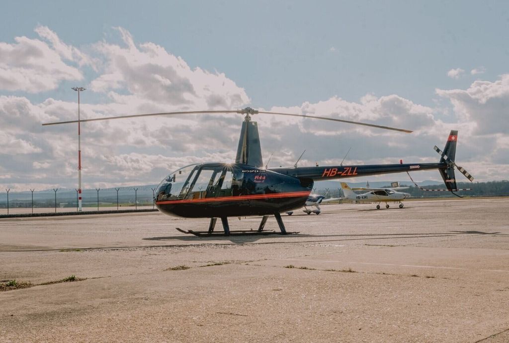 Robinson R44, fotografía 3 de 10
