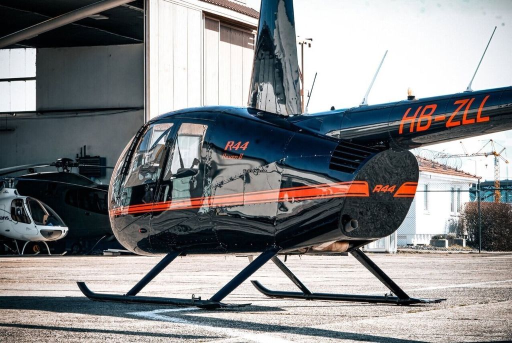 Robinson R44, fotografía 4 de 10