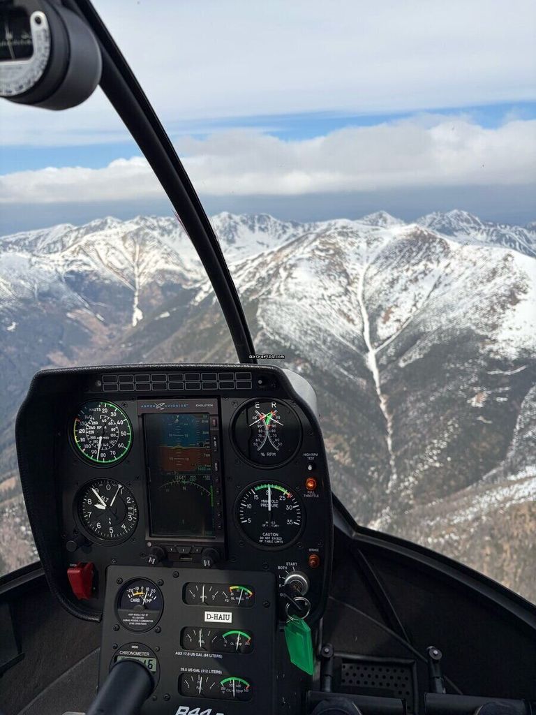 Robinson R44, fotografía 3 de 5