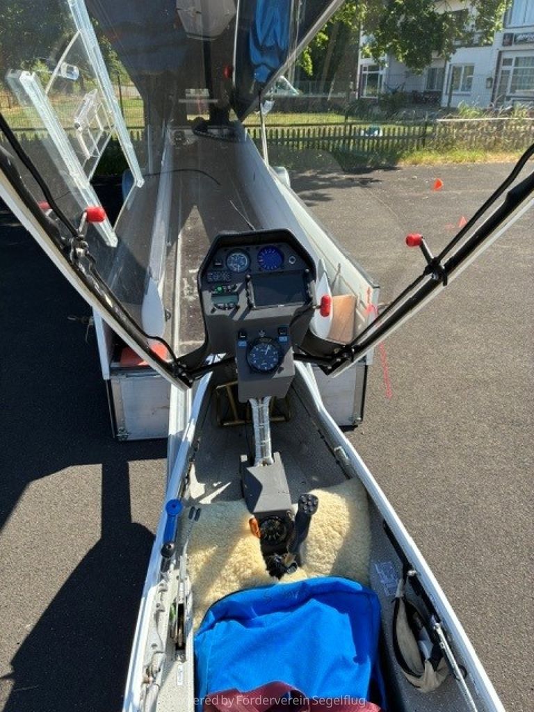 Rolladen-Schneider LS3 15m, fotografía 9 de 10