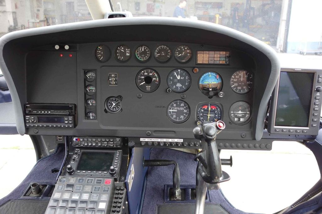 Aérospatiale AS350, fotografía 4 de 7