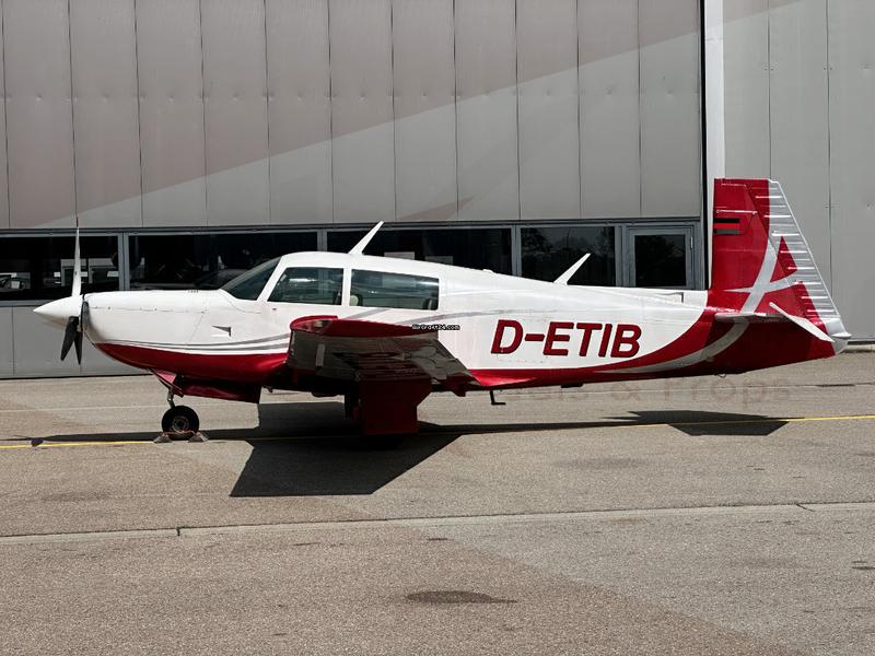 Mooney International M20
