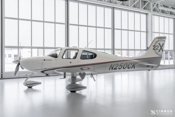 Cirrus SR22