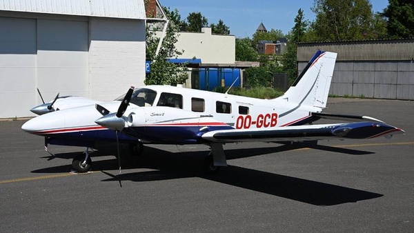 Piper Seneca V