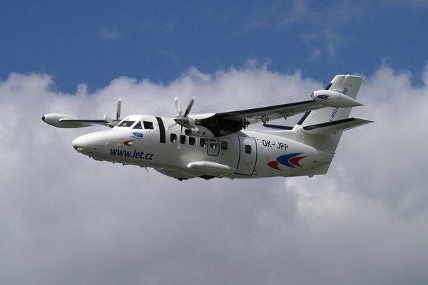 LET L-410