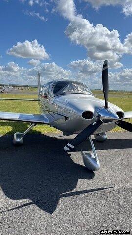 Cirrus SR22