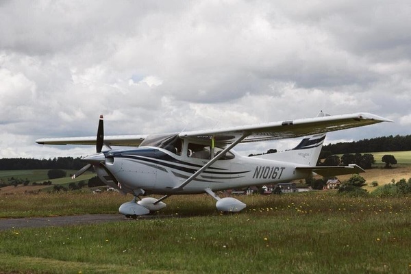 Cessna T182