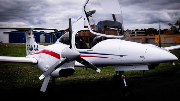 Diamond DA 42