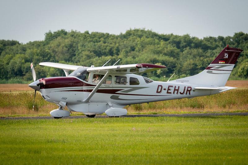 Cessna T206