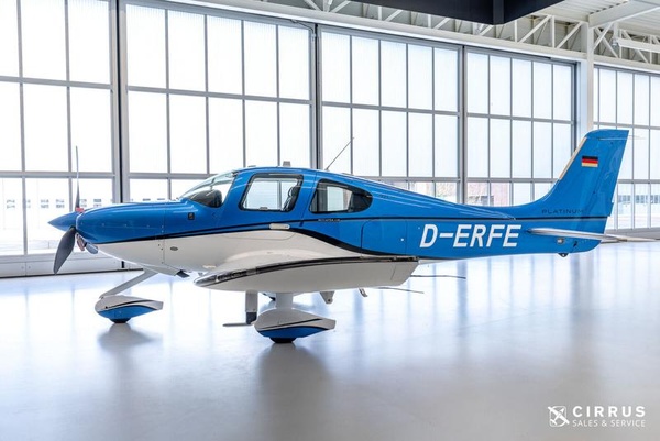 Cirrus SR22