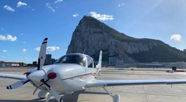 Cirrus SR22 G2