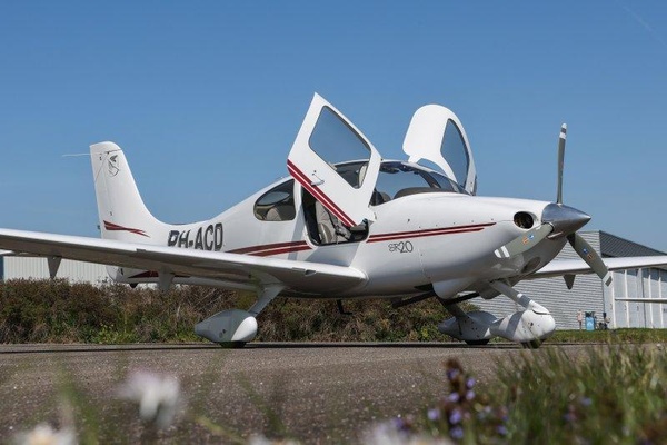 Cirrus SR20 G1