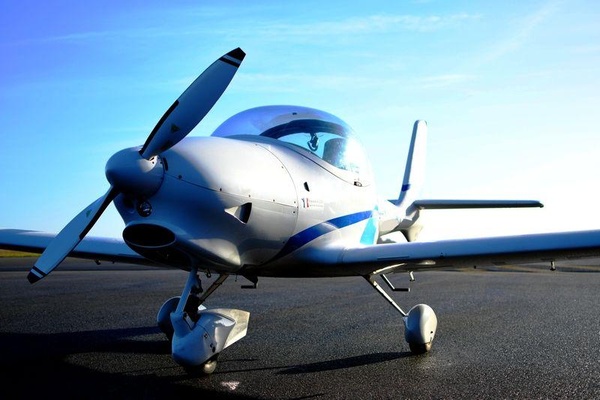 Aquila AT01