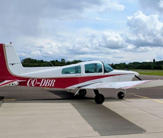 Grumman AA-5