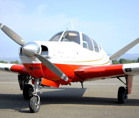 Beechcraft F35 BONANZA